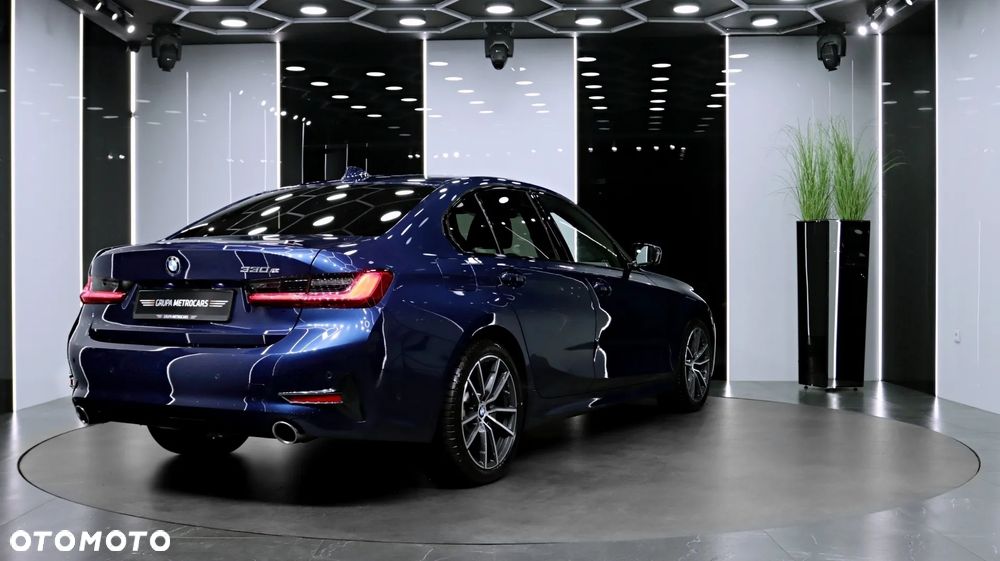 BMW Seria 3 330e Sport Line sport - 9