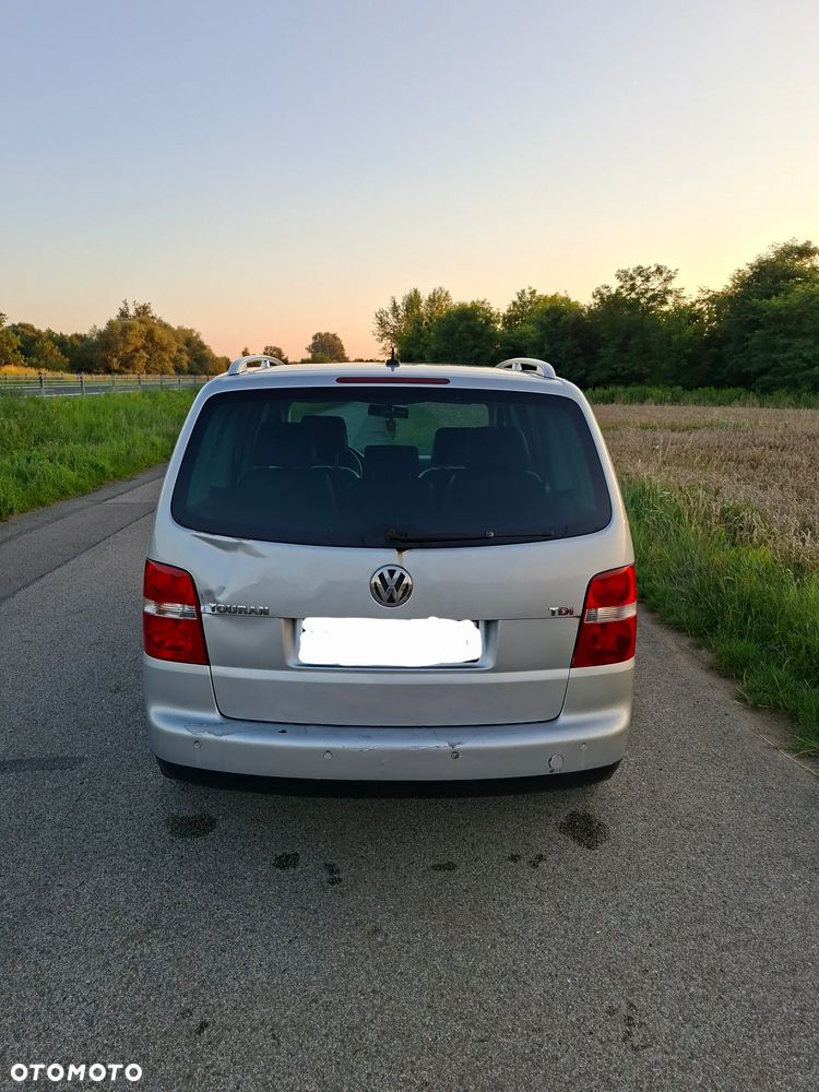 Volkswagen Touran 2.0 TDI Highline - 13