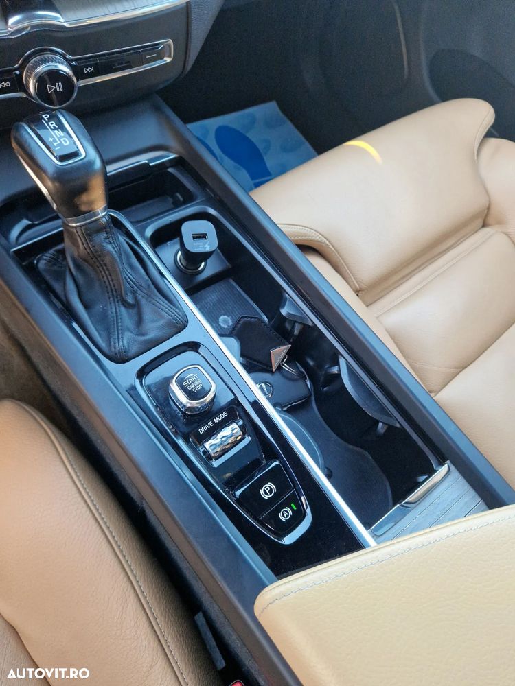 Volvo XC 60 B4 D AWD Geartronic Inscription - 17