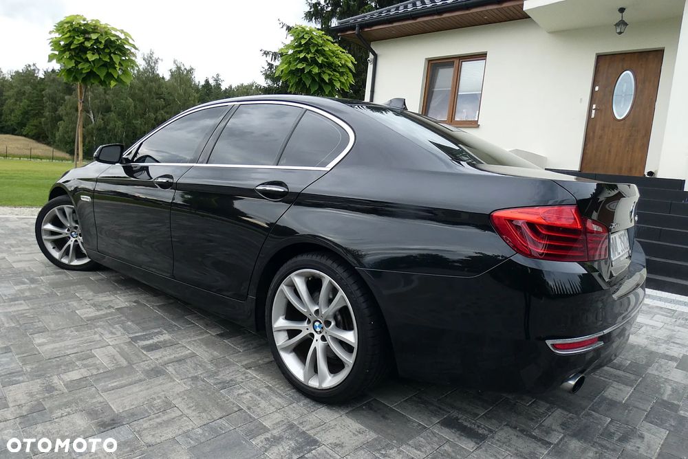 BMW Seria 5 535i xDrive Luxury Line - 28