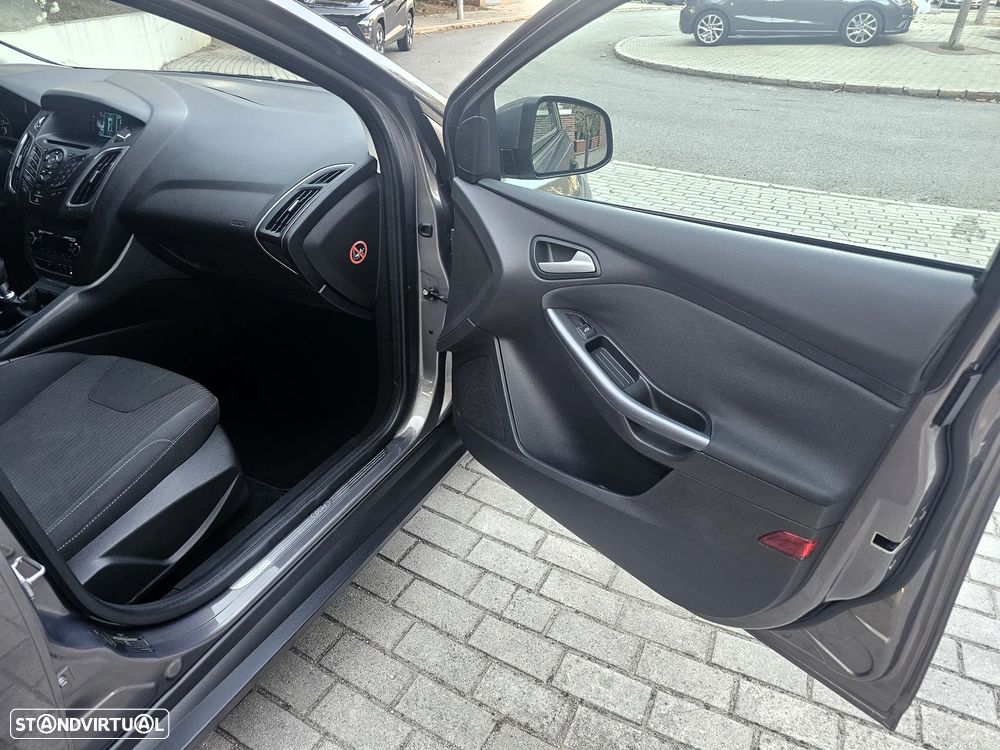 Ford Focus SW 1.6 TDCi Titanium - 10