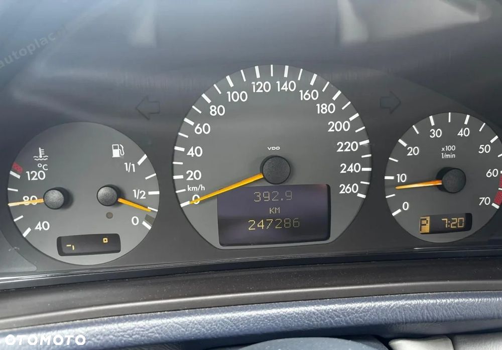 Mercedes-Benz CLK - 38