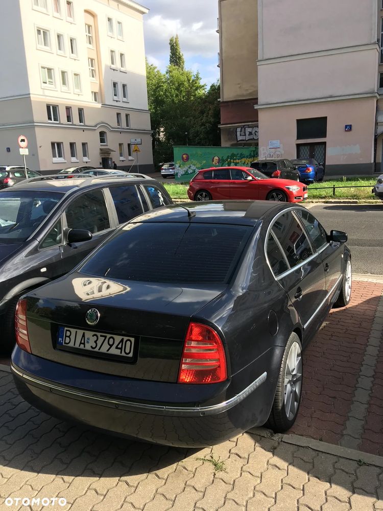 Skoda Superb 2.8 V6 Elegance - 4