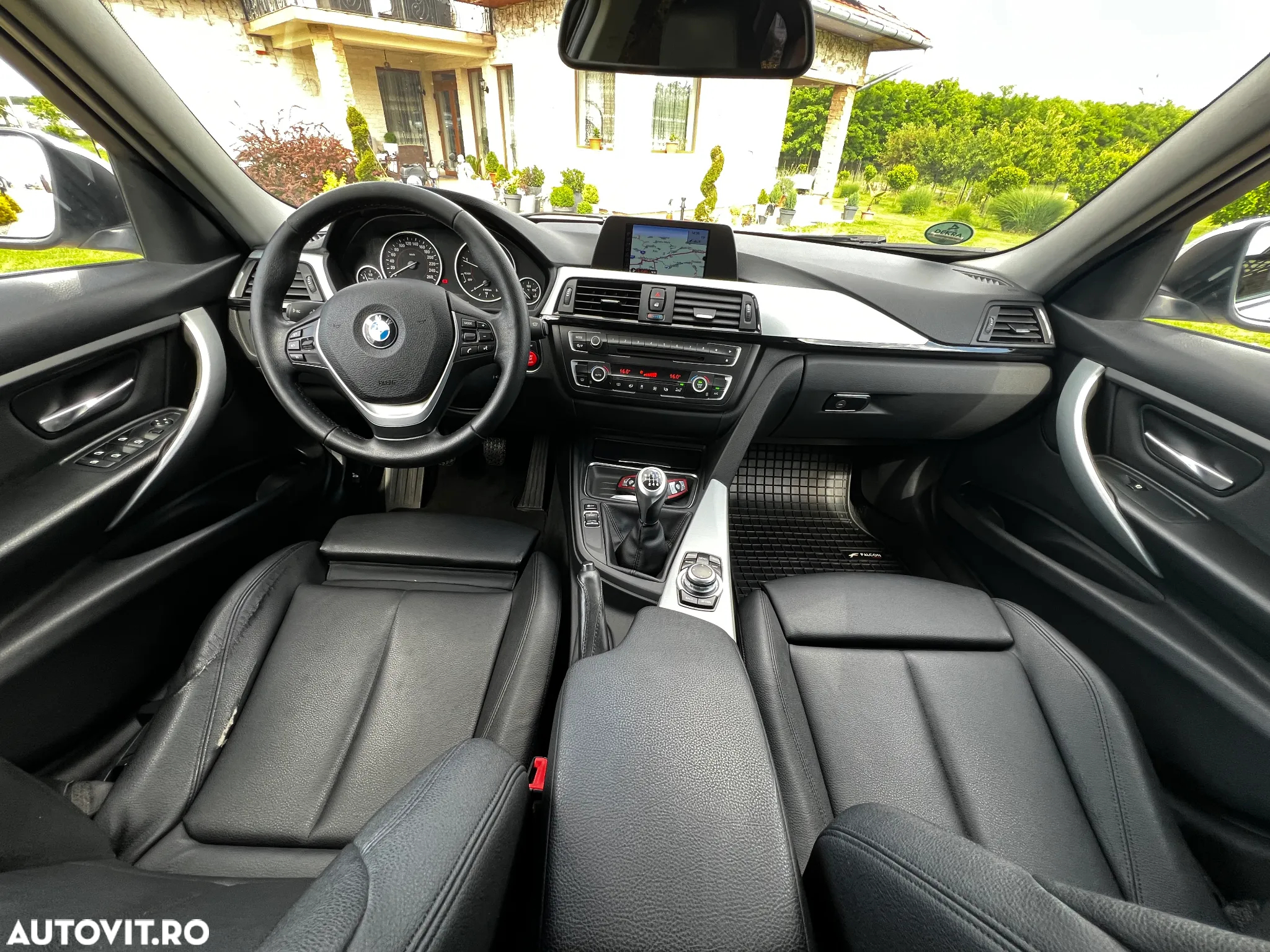 BMW Seria 3 318d Touring - 31