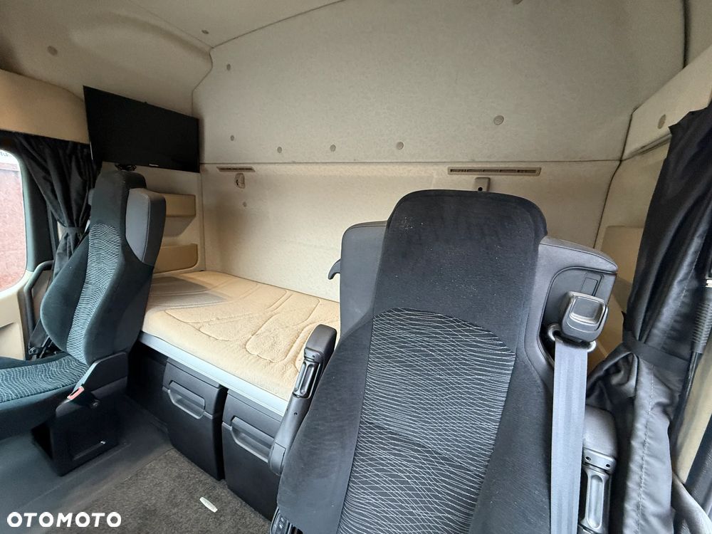 Mercedes-Benz Actros - 27