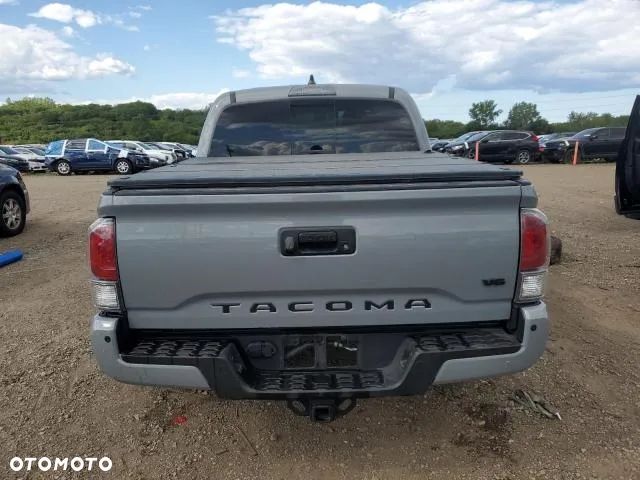 Toyota Tacoma - 13
