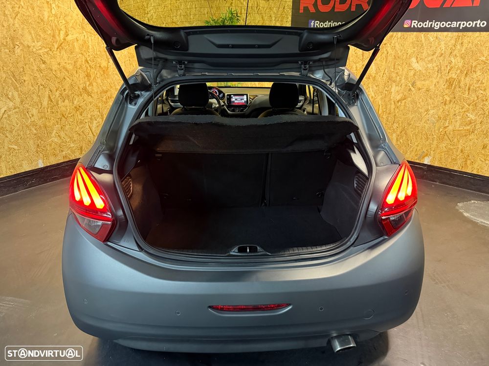 Peugeot 208 1.2 PureTech GT Line - 22