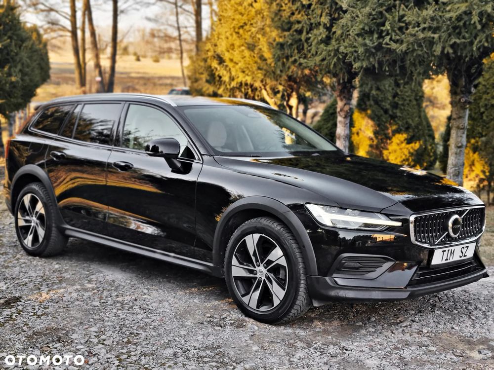 Volvo V60 Cross Country B4 D AWD Ultimate - 11