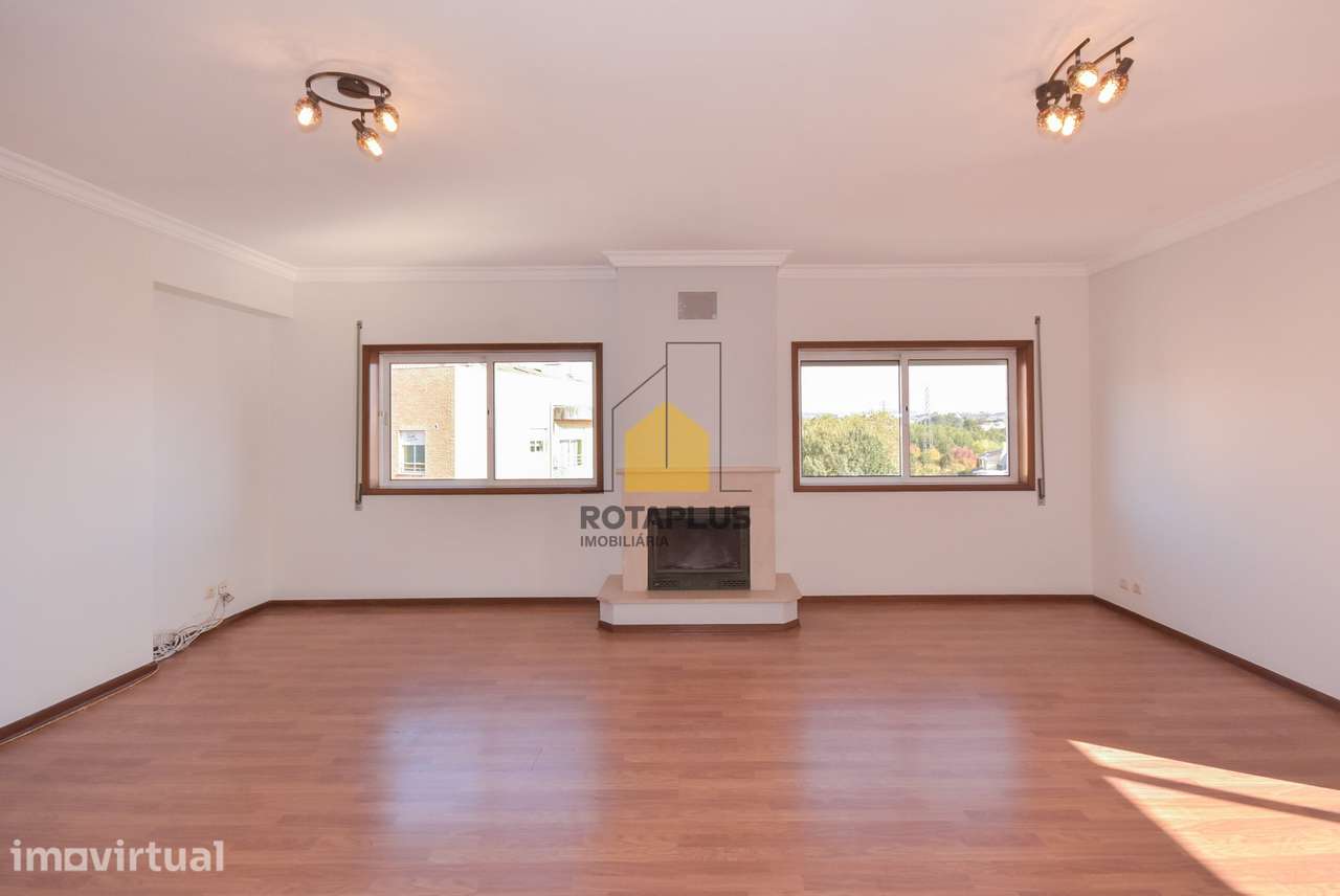 T3 Duplex para Arrendamento – Urbanização dos Maninhos - Grande imagem: 3/38