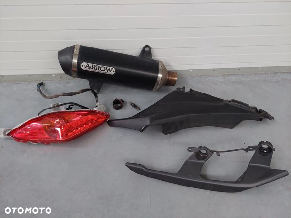 YAMAHA X-MAX 125 300 lampa tył owiewka tłumik wydech ARROW 2019-