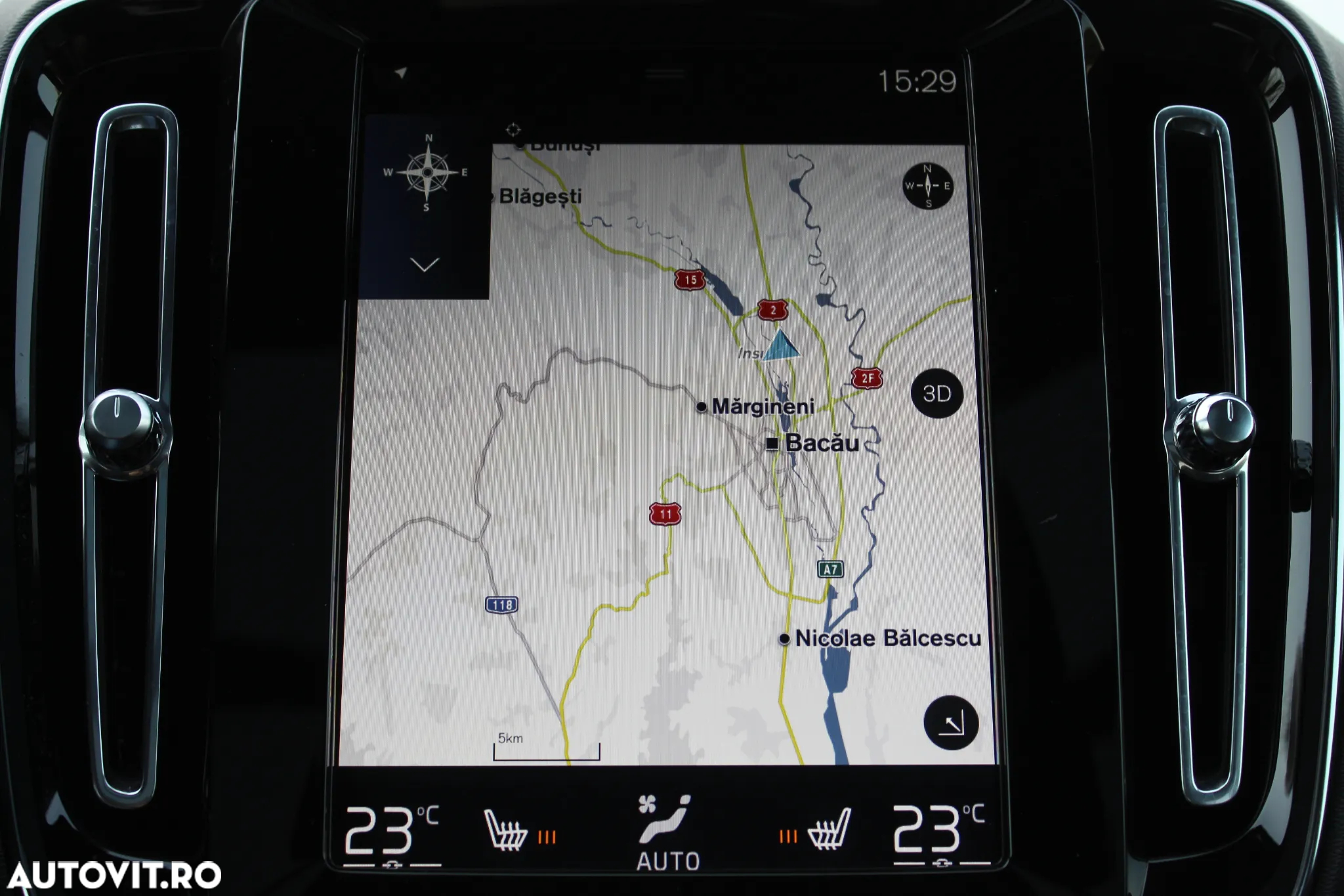Volvo XC 40 D4 AWD Geartronic R-Design - 28