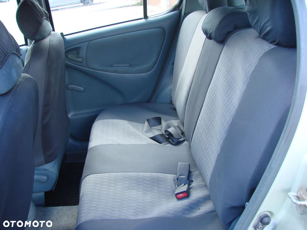 Toyota Yaris - 11