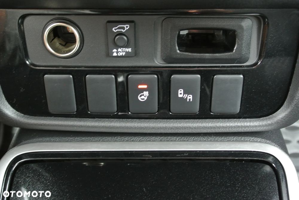 Mitsubishi Outlander 2.0 Intense 4WD CVT - 23