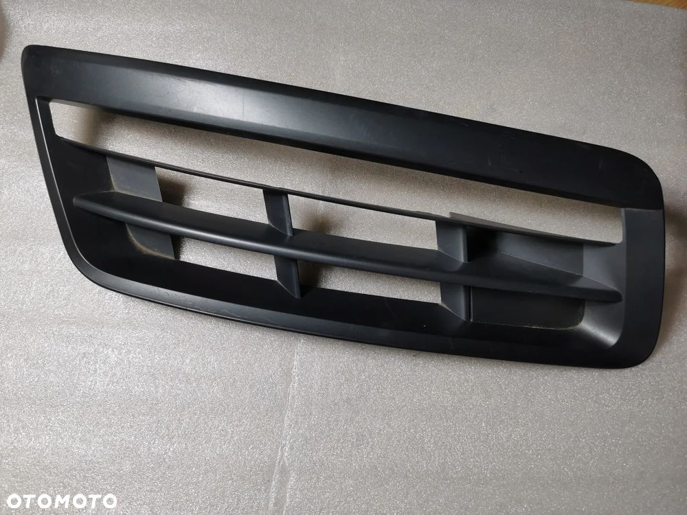 Audi Q7 4L lift 09- Kratka zderzaka prawa prawy przód 4L0807482D