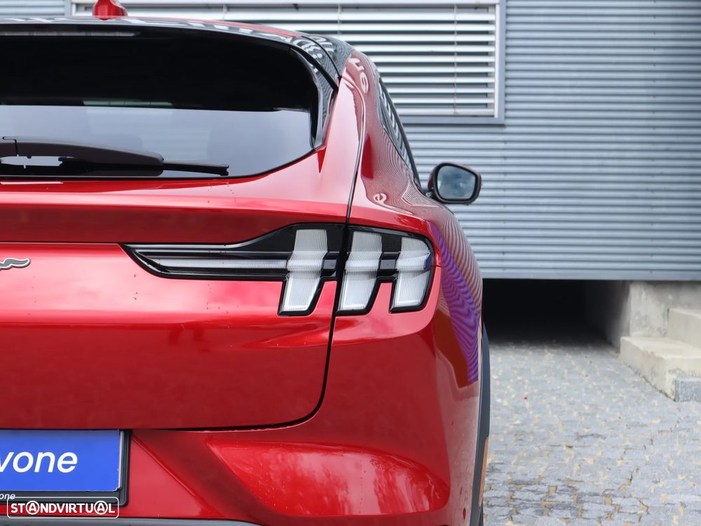 Ford Mustang Mach-E 75.7 kWh Base - 16