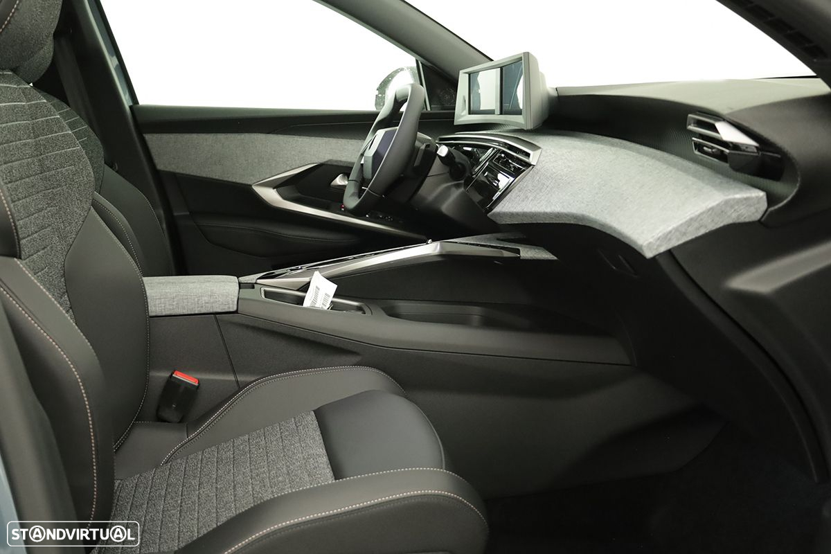 Peugeot 3008 1.2 Hybrid Allure e-DCS6 - 19