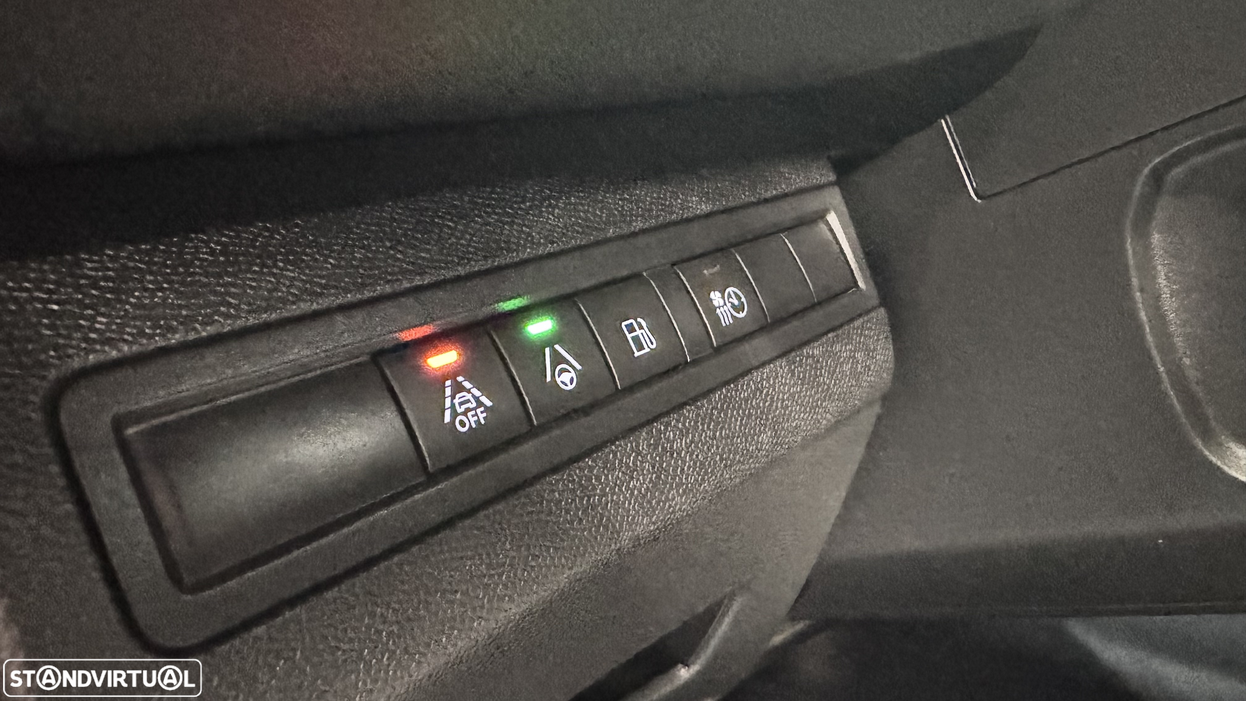 Peugeot 3008 1.6 Hybrid GT Pack e-EAT8 - 26