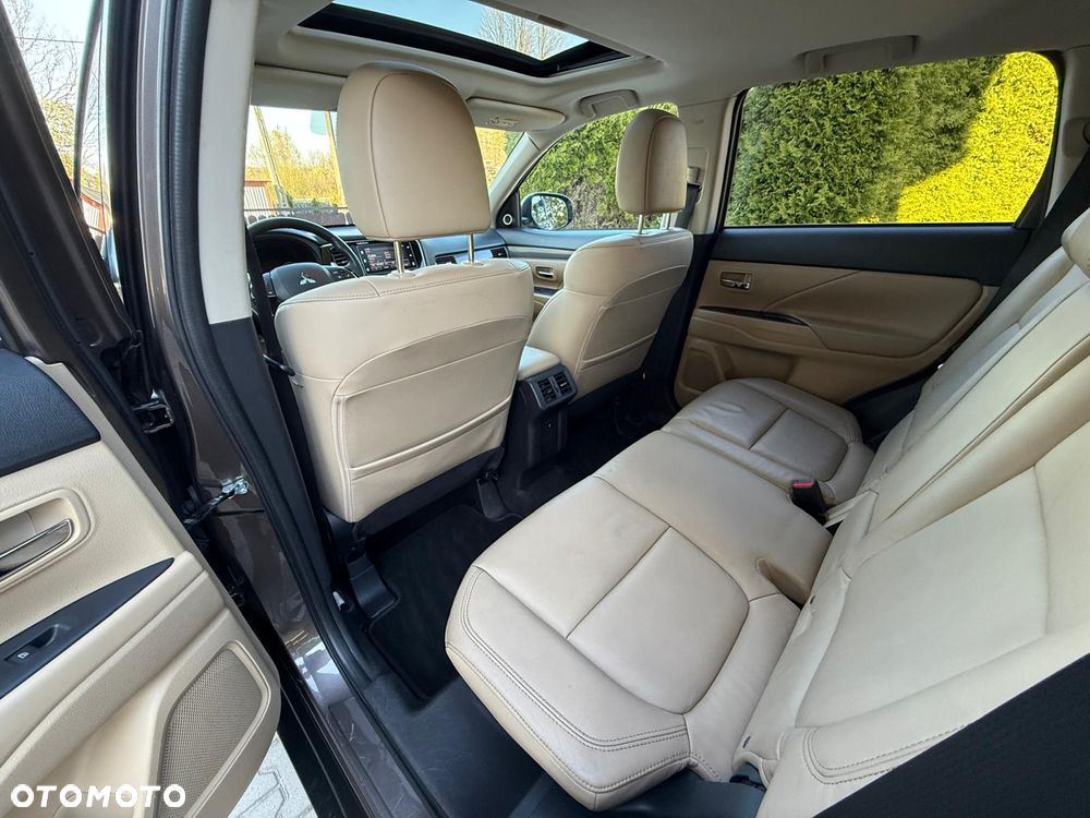Mitsubishi Outlander 2.0 Intense Comfort 4WD CVT - 14