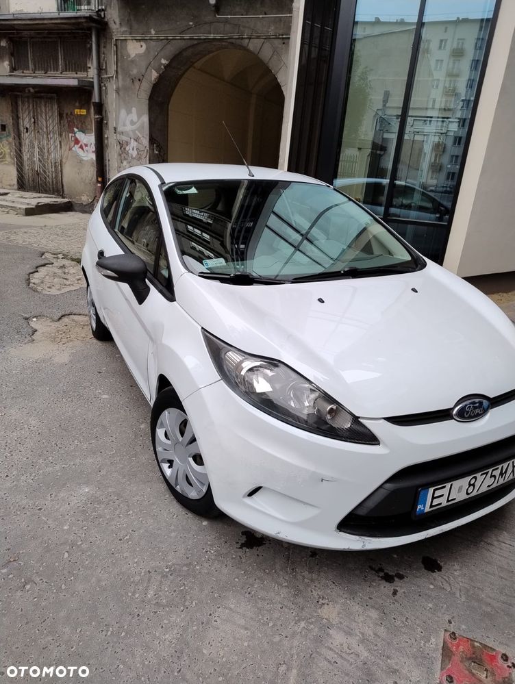 Ford Fiesta 1.25 Ambiente - 2