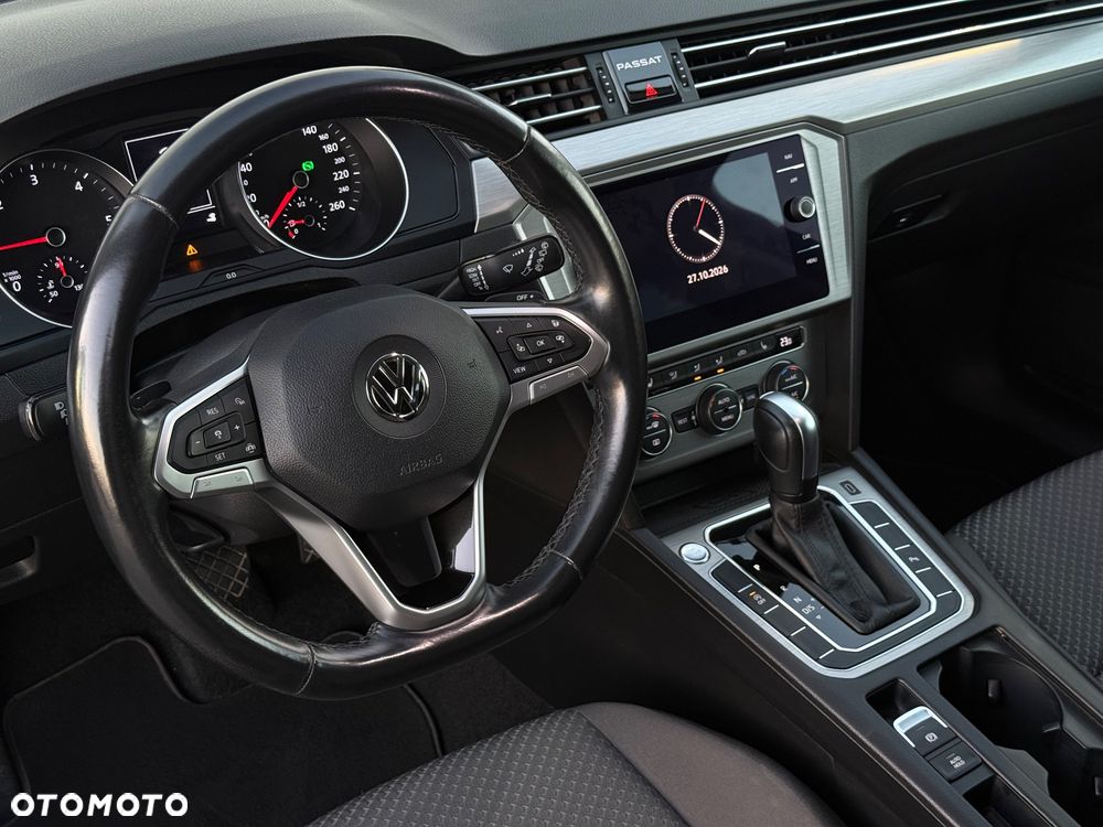 Volkswagen Passat 2.0 TDI SCR DSG Conceptline - 15