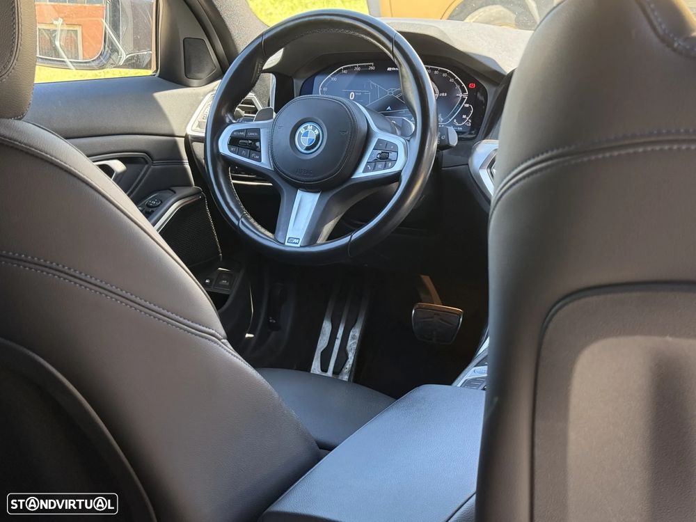 BMW 330 e Pack Desportivo M Auto - 14
