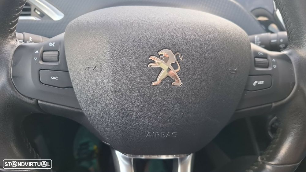 Peugeot 208 1.2 PureTech Signature - 16