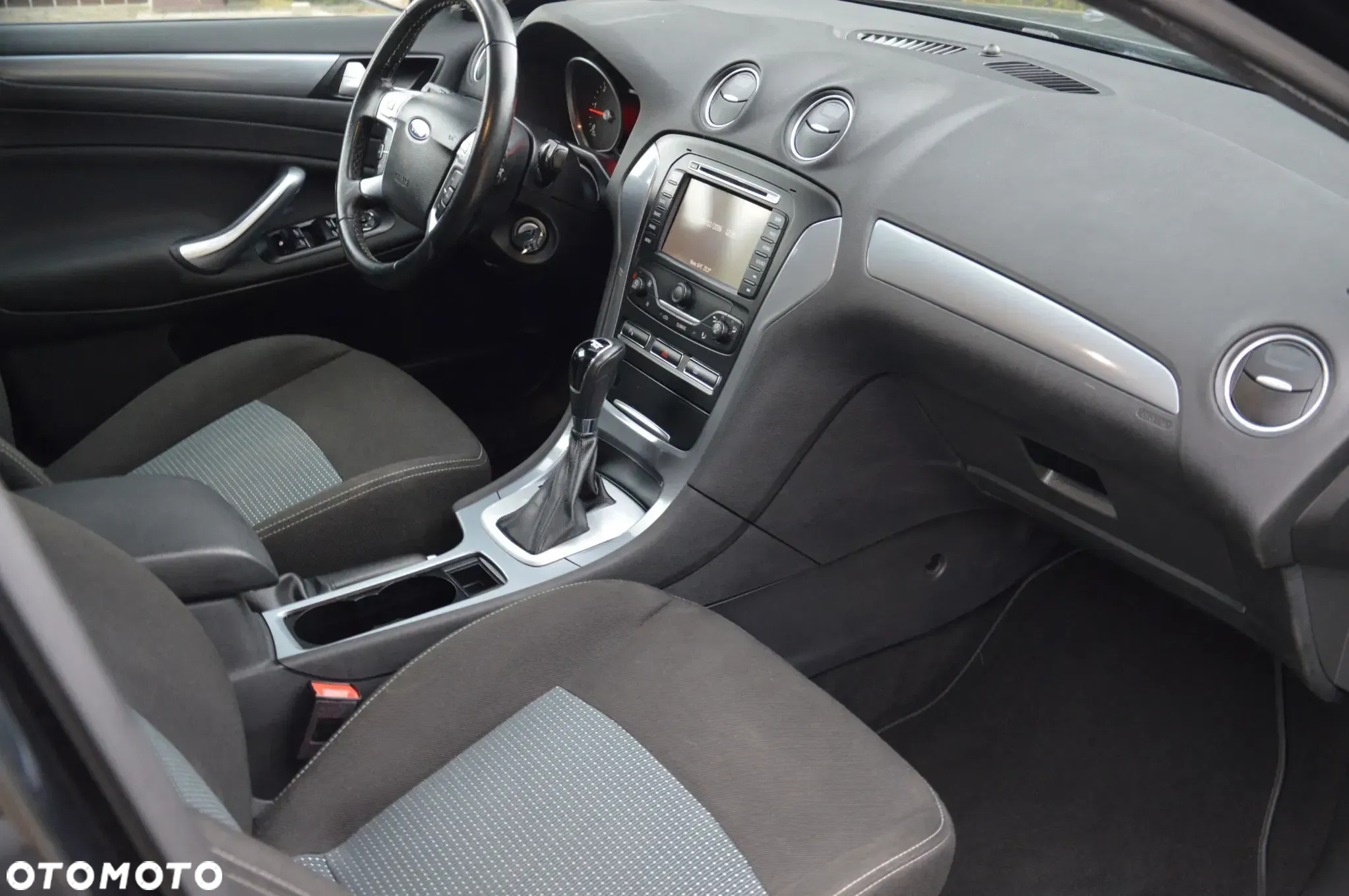 Ford Mondeo - 16