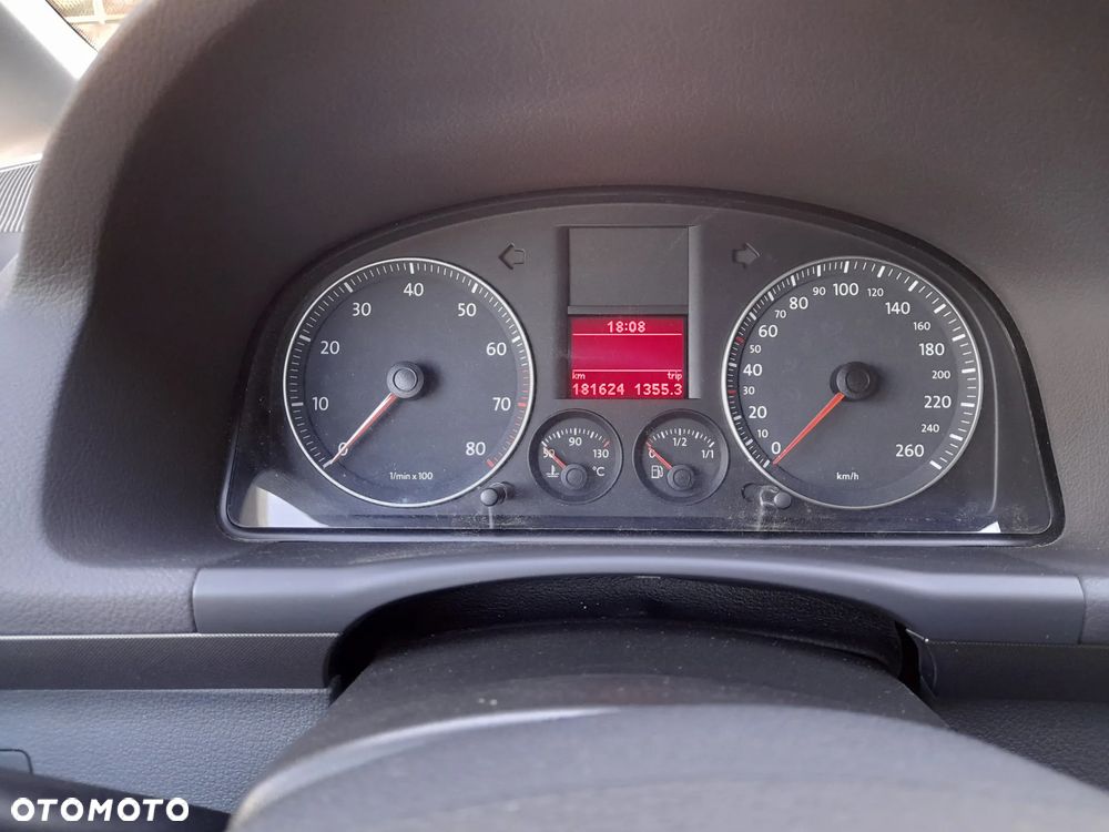 Volkswagen Touran - 17