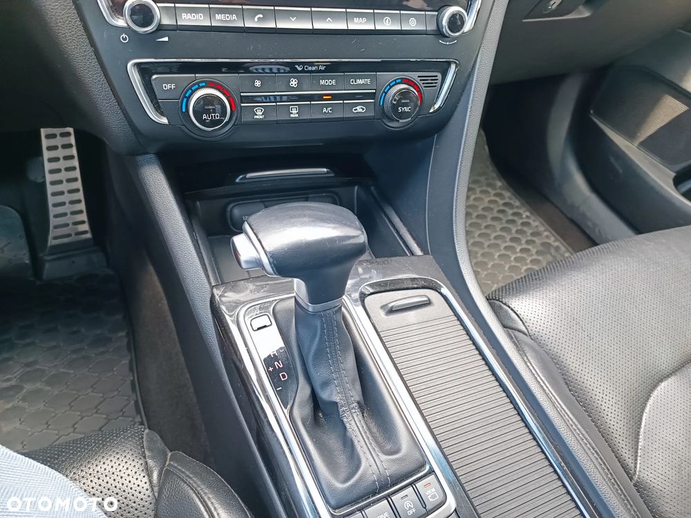 Kia Optima 1.7 CRDI DCT Business Supreme - 25