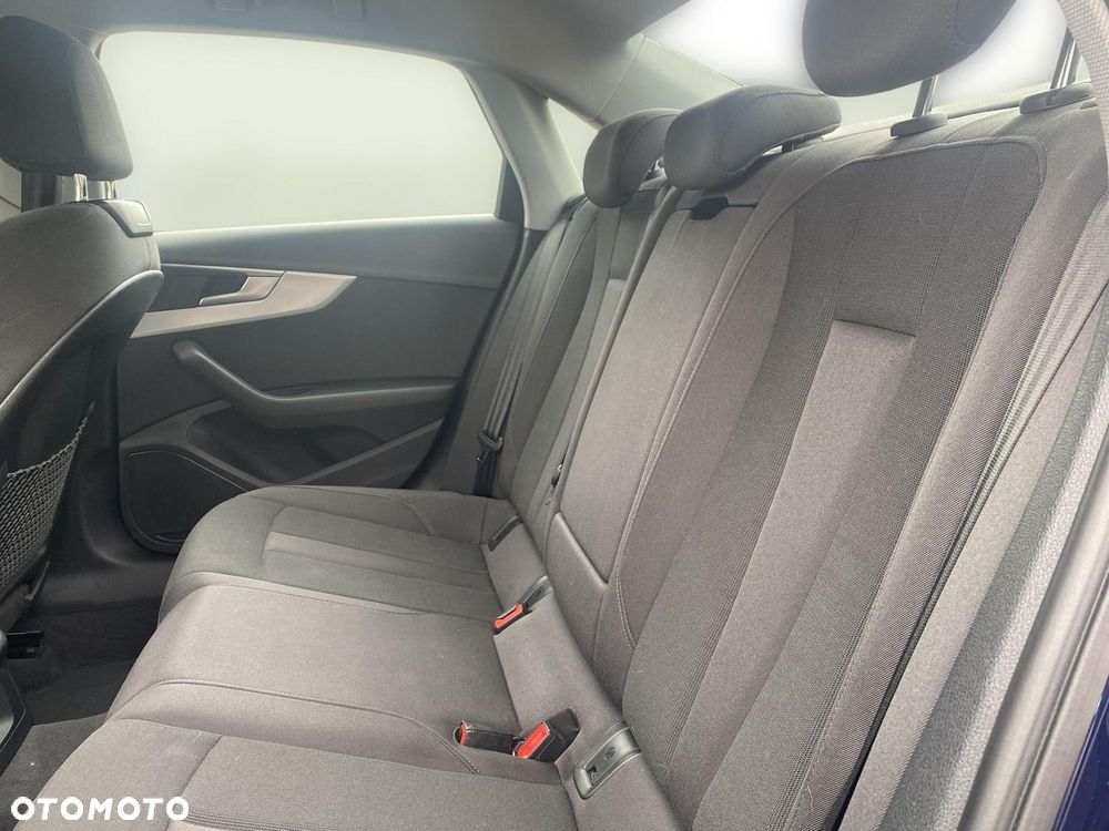 Audi A4 Limousine - 14