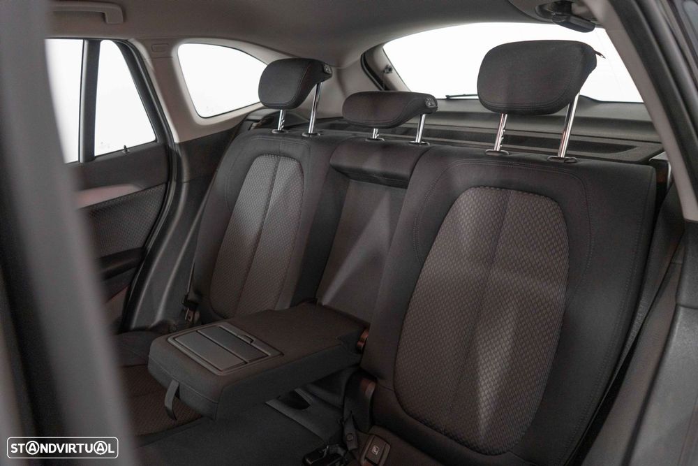 BMW X1 25 e xDrive Corporate Edition - 11