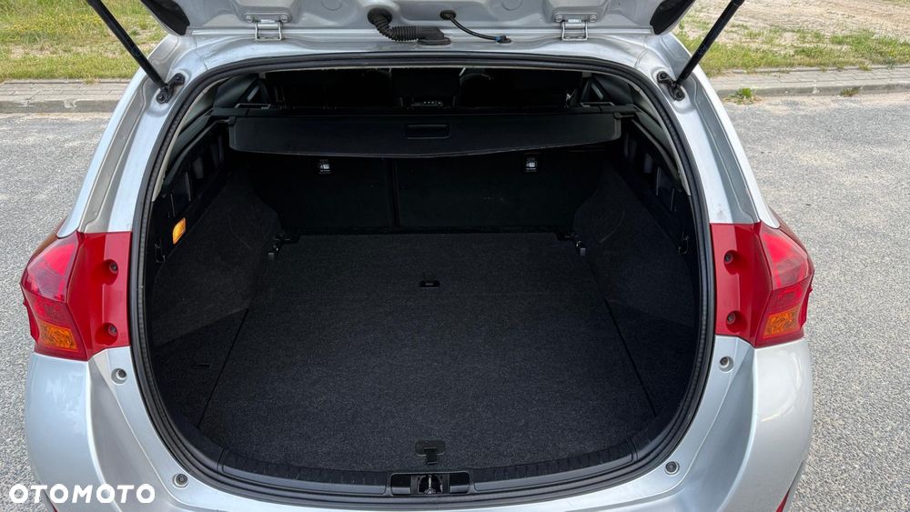 Toyota Auris 1.8 HSD Luna - 37