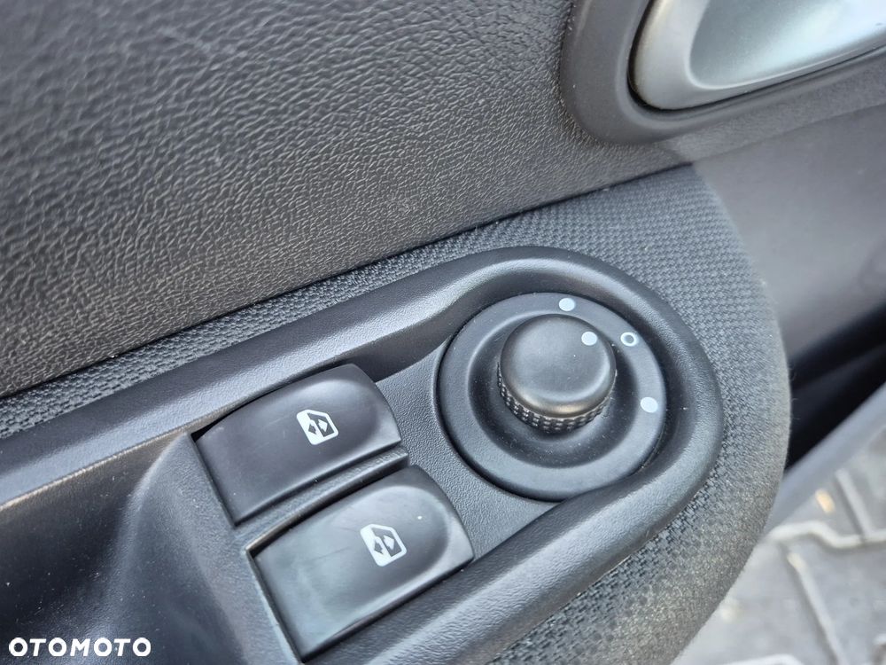 Renault Clio - 19