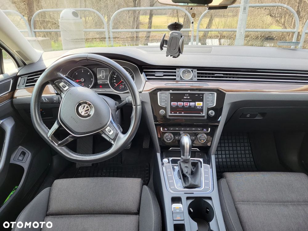 Volkswagen Passat 2.0 TDI SCR Trendline DSG - 11