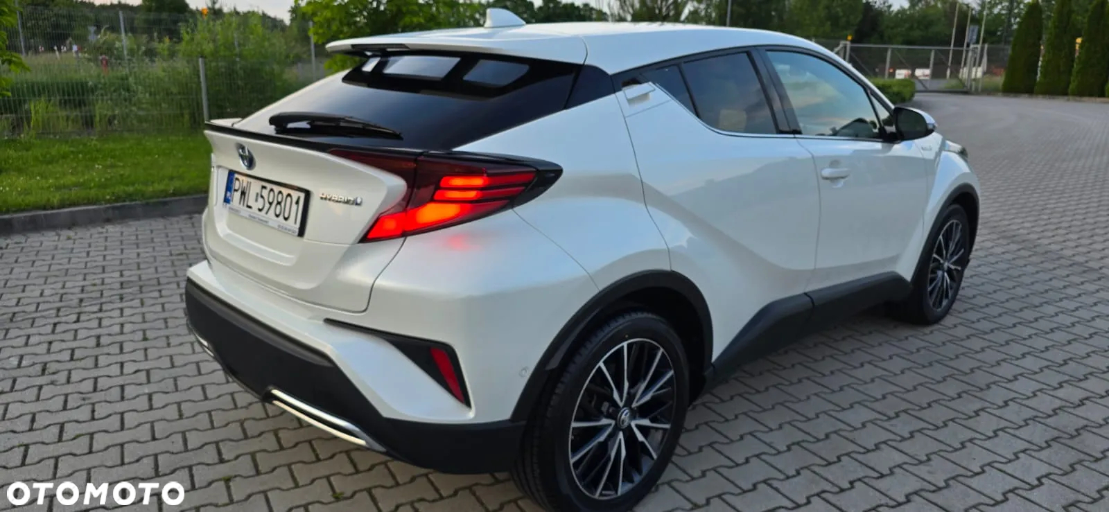 Toyota C-HR 2.0 Hybrid Executive - 31