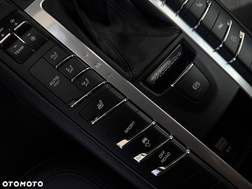 Porsche Macan - 16