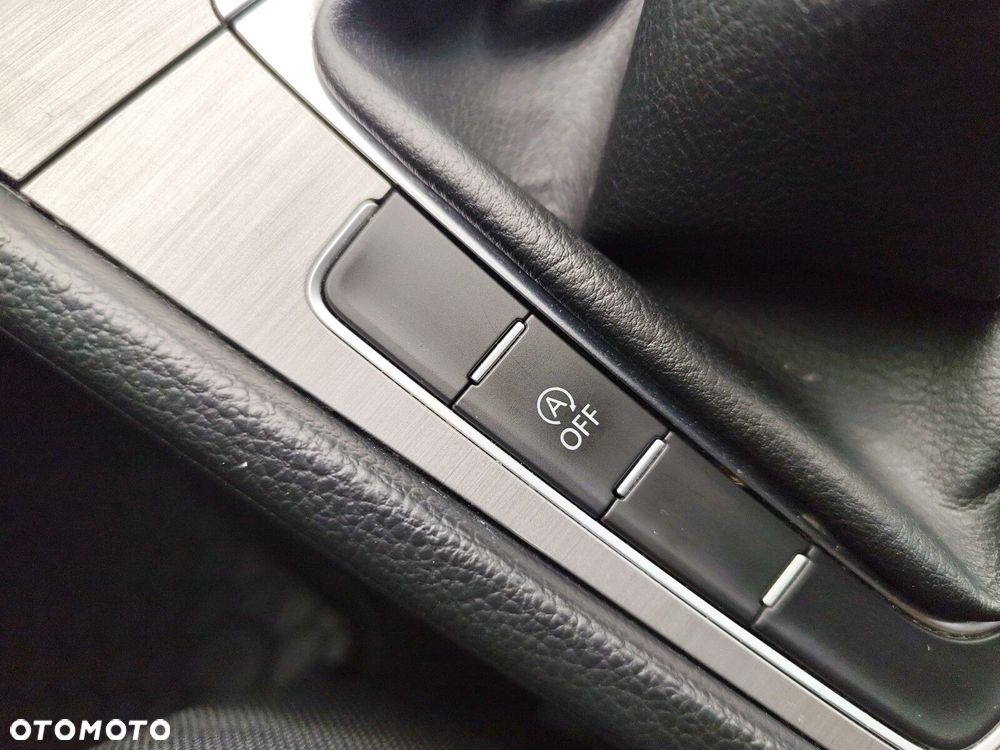 Volkswagen Golf Variant - 25