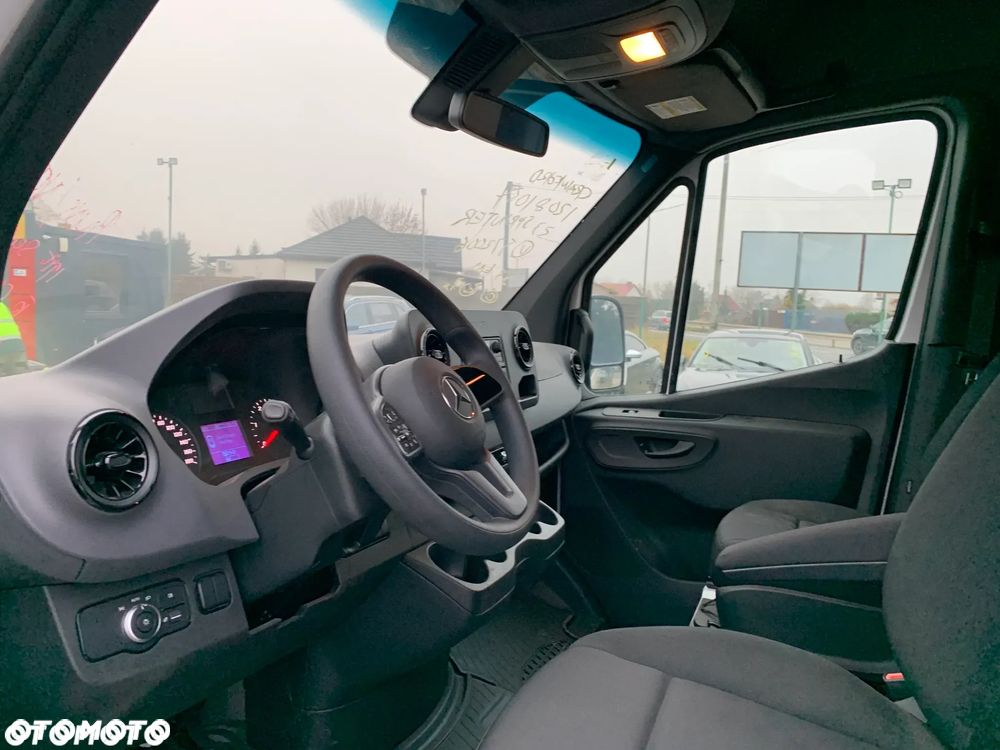 Mercedes-Benz Sprinter - 7