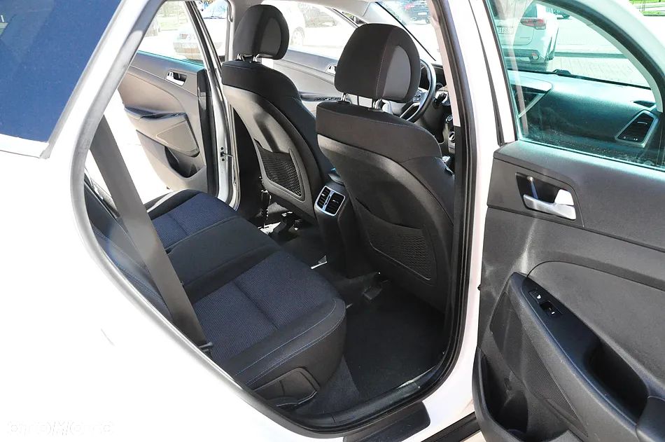 Hyundai Tucson 2.0 CRDI BlueDrive GO Plus 2WD - 18