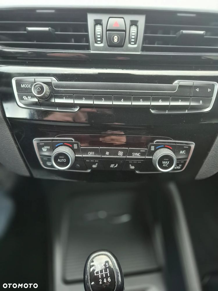 BMW X1 sDrive18d xLine - 19