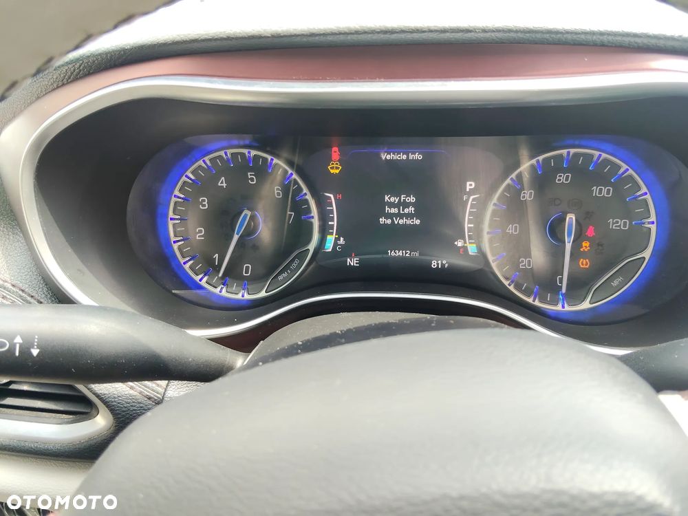 Chrysler Pacifica - 9