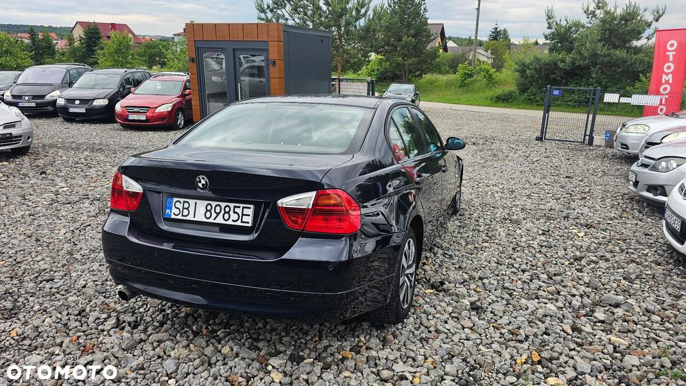 BMW Seria 3 320i - 11