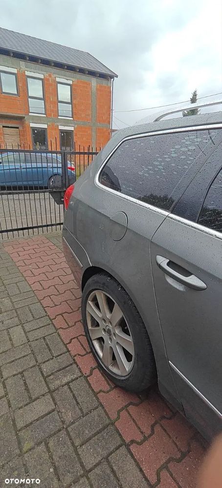 Volkswagen Passat - 11