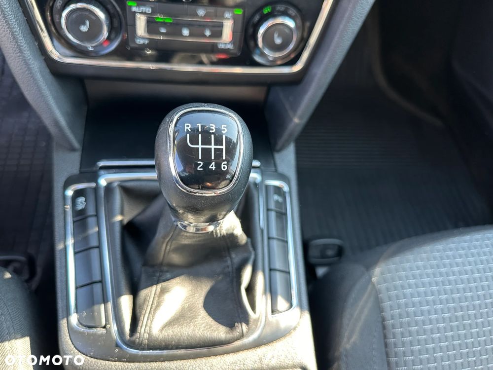 Skoda Superb 2.0 TDI Business - 26
