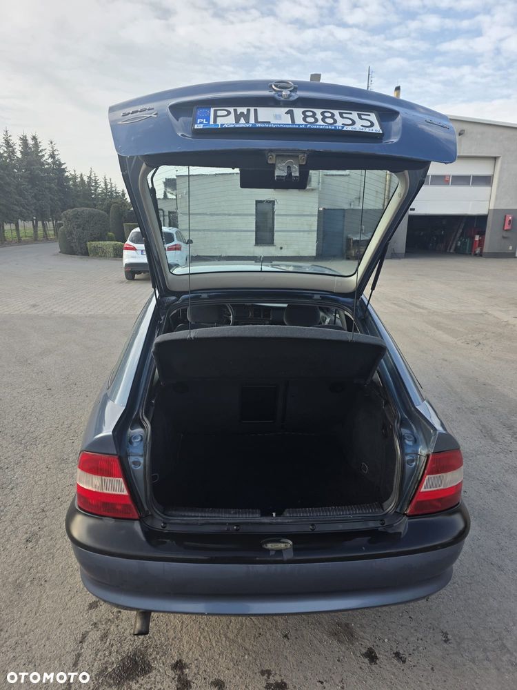 Opel Vectra 1.6 GL - 4