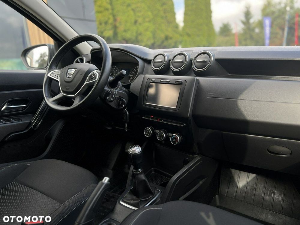 Dacia Duster 1.6 SCe Blackshadow S&S - 29