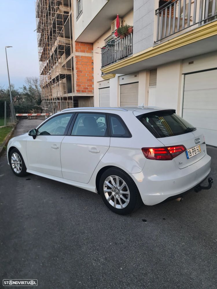 Audi A3 Sportback 1.6 TDI Attraction Ultra - 6