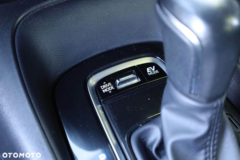 Toyota Corolla 1.8 Hybrid GPF Comfort - 27