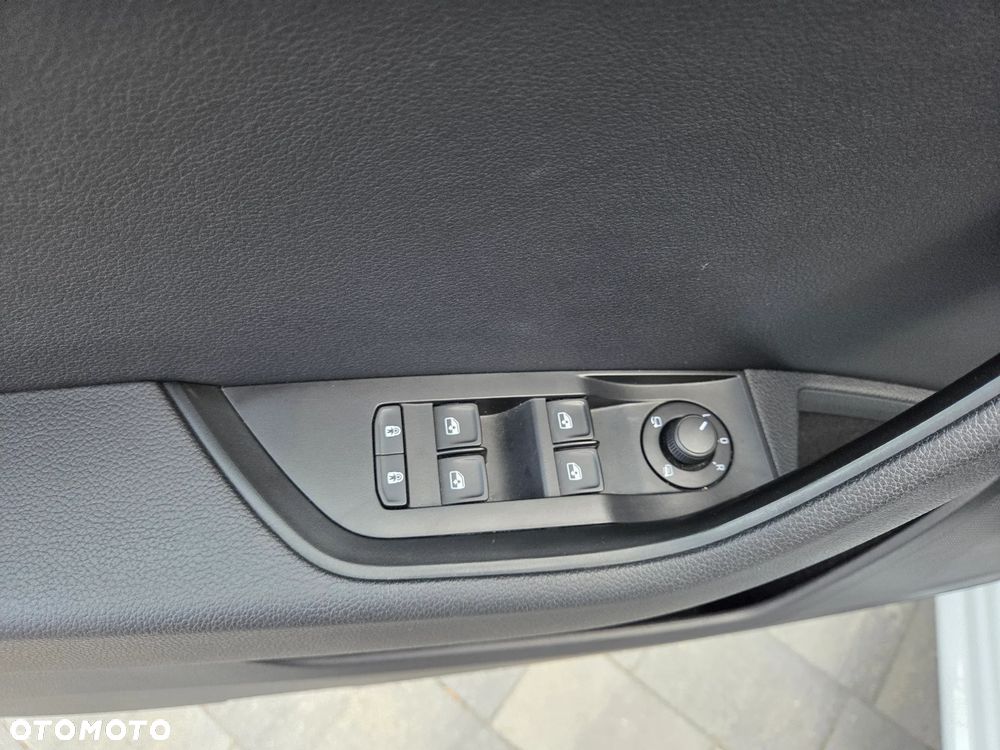 Skoda Superb 2.0 TDI SCR Ambition DSG - 29