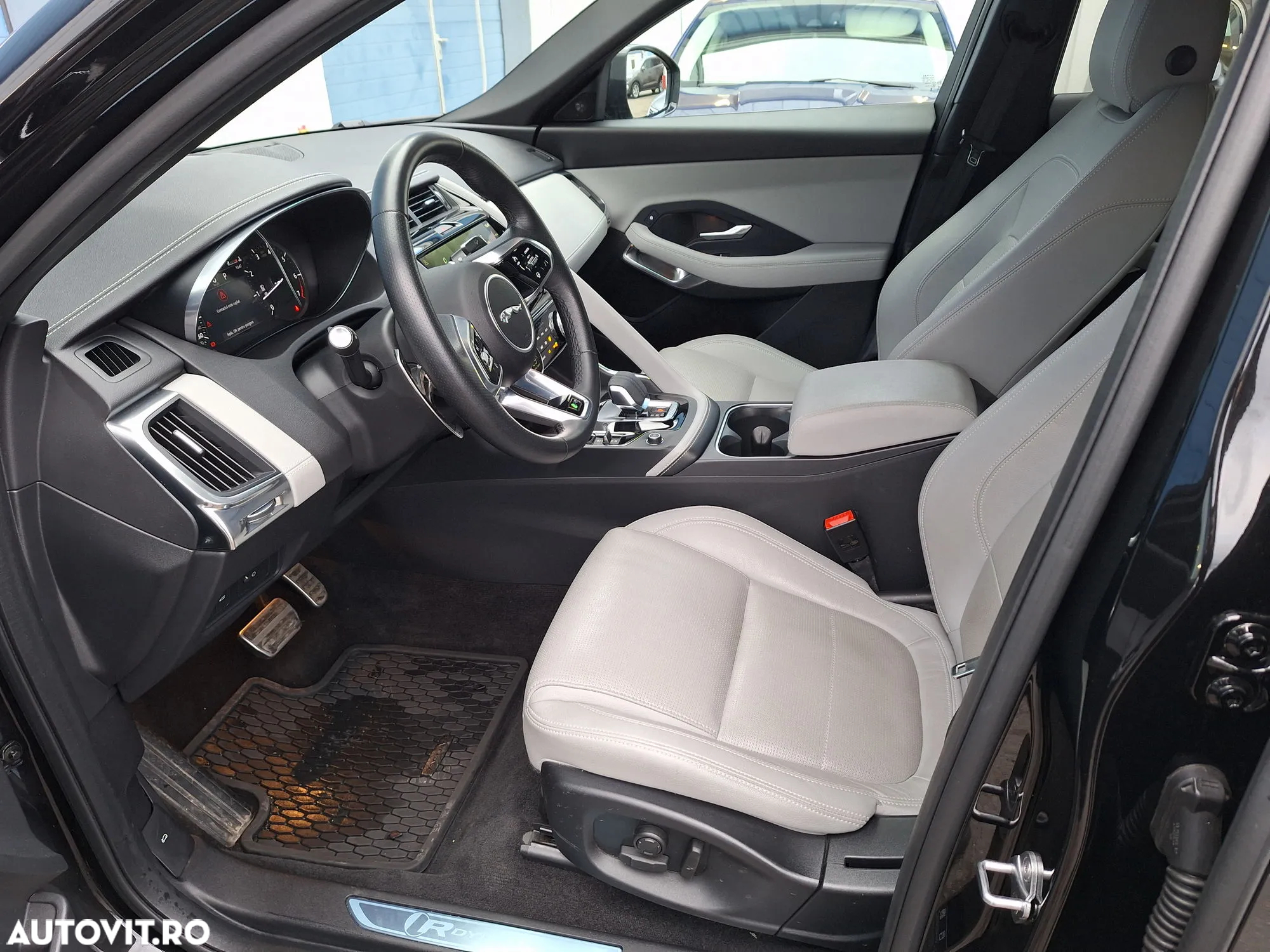 Jaguar E-Pace P200 AWD R-Dynamic - 10